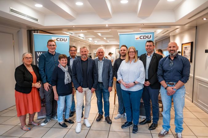 CDU Schermbeck zeigt große Geschlossenheit – Mike Rexforth als Bürgermeister- und Spitzenkandidat sowie alle 30 Kandidaten für die Kommunalwahl einstimmig aufgestellt 