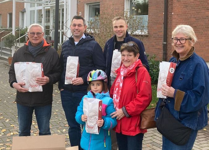 Wertschätzung für Schermbecker Heimbewohner und Pflegekräfte – CDU-Ortsverbände verteilen Weckmänner im Haus Kilian, Marienheim und Lühlerheim